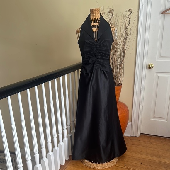 Tadashi Vintage Elegant Black Halter gown Made in USA - Picture 1 of 11